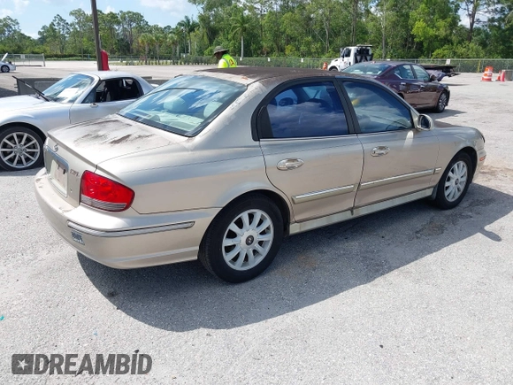 2005 Hyundai Sonata GLS with VIN KMHWF35H65A176380, listed as a IAAI auction lot 41940947 with 84,706 mi miles. Bid and sale history available at carsss.com. Image 4.