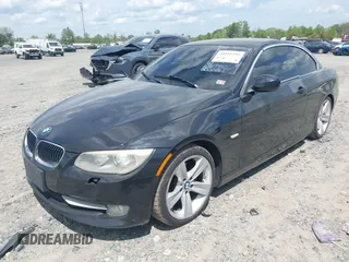 2011 BMW 3 Series 328i z VIN WBADW3C56BE537743, wystawiony jako IAAI lot #42055291 z przebiegiem 128 043 mil mil oraz . Historia ofert i sprzedaży dostępna na DreamBid. Obrazek 2.