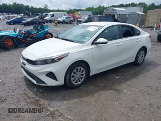 2023 Kia Forte LXS z VIN 3KPF24AD5PE677916, wystawiony jako IAAI lot #42381605 z przebiegiem 39 662 mil mil oraz . Historia ofert i sprzedaży dostępna na DreamBid. Obrazek 2.
