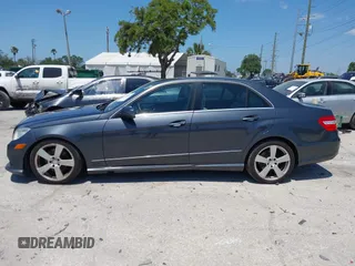 2011 Mercedes-Benz E-Class E 350 Luxury with VIN WDDHF8HB0BA295562, listed as a IAAI auction lot 42016866 with 336,768 mi miles. Bid and sale history available at carsss.com. Image 14.