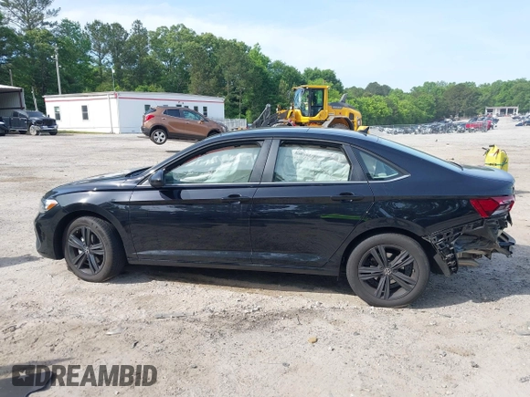 2024 Volkswagen Jetta SE with VIN 3VW7M7BU1RM063918, listed as a IAAI auction lot 42233127 with 12,903 mi miles and . Bid and sale history available at DreamBid. Image 15.
