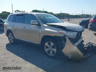 2013 Toyota Highlander Limited with VIN 5TDYK3EH2DS139594, listed as a IAAI auction lot 41806049 with 175,484 mi miles. Bid and sale history available at carsss.com. Image 1.