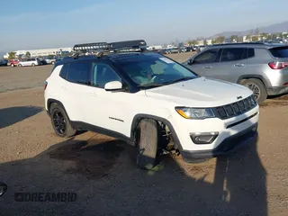 2019 Jeep Compass Latitude with VIN 3C4NJCBB1KT802680, listed as a IAAI auction lot 41469207 with 70,471 mi miles and . Bid and sale history available at DreamBid. Image 1.