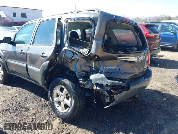 2006 Mazda Tribute i with VIN 4F2YZ92Z16KM25216, listed as a IAAI auction lot 41664006 with 228,222 mi miles and . Bid and sale history available at carsss.com. Image 6.