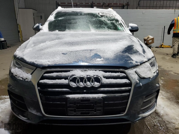 2017 Audi Q3 Premium Plus z VIN WA1JCCFS1HR005828, wystawiony jako Copart lot #86447374 z przebiegiem Nie podano mil oraz Czysty tytuł • Clean title. Historia ofert i sprzedaży dostępna na DreamBid. Obrazek 5.