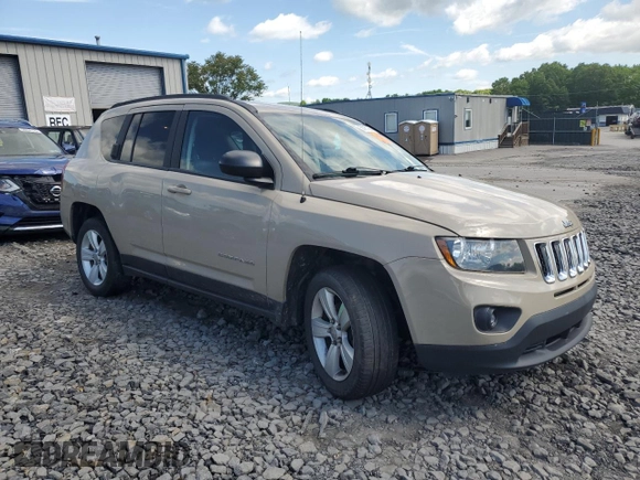 2017 Jeep Compass Sport SE with VIN 1C4NJCBA4HD123119, listed as a Copart auction lot 58787565 with 104,500 mi miles and Salvage title. Bid and sale history available at DreamBid. Image 4.
