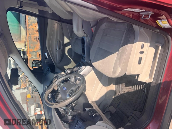 2014 Ford Escape SE z VIN 1FMCU9GX1EUB0429, wystawiony jako Copart lot #67038405 z przebiegiem 177 768 mil mil oraz Czysty tytuł • Clean title. Historia ofert i sprzedaży dostępna na DreamBid. Obrazek 5.