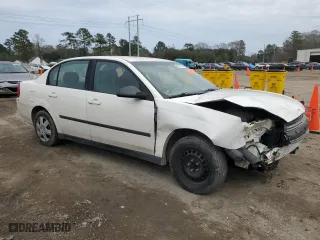 2004 Chevrolet Malibu with VIN 1G1ZS52F64F204233, listed as a Copart auction lot 45392135 with 239,437 mi miles and Salvage Title. Bid and sale history available at carsss.com. Image 4.