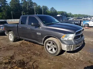2017 Ram 1500 Tradesman z VIN 1C6RR6FG8HS591691, wystawiony jako Copart lot #55860855 z przebiegiem 210 203 mil mil oraz Szkoda całkowita • Salvage title. Historia ofert i sprzedaży dostępna na DreamBid. Obrazek 13.