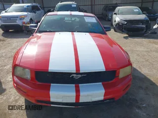 2005 Ford Mustang Deluxe z VIN 1ZVFT80N955155293, wystawiony jako IAAI lot #41891807 z przebiegiem 169 092 mil mil oraz . Historia ofert i sprzedaży dostępna na DreamBid. Obrazek 12.