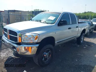 2007 Dodge 2500 SLT z VIN 1D7KS28A17J582602, wystawiony jako IAAI lot #42087956 z przebiegiem 255 630 mil mil oraz . Historia ofert i sprzedaży dostępna na DreamBid. Obrazek 19.