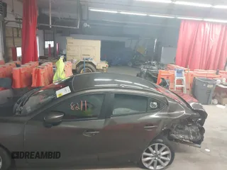2017 Mazda 3 Touring z VIN JM1BN1V78H1142186, wystawiony jako IAAI lot #42508211 z przebiegiem 109 082 mil mil oraz . Historia ofert i sprzedaży dostępna na DreamBid. Obrazek 14.