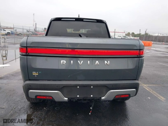 2022 Rivian R1T Adventure Package with VIN 7FCTGAAA7NN016044, listed as a IAAI auction lot 41540010 with 1 mi miles. Bid and sale history available at carsss.com. Image 16.