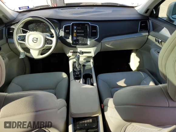 2022 Volvo XC90 Momentum with VIN YV4102PK9N1857620, listed as a Copart auction lot 87395714 with 34,325 mi miles and Salvage Title. Bid and sale history available at carsss.com. Image 8.
