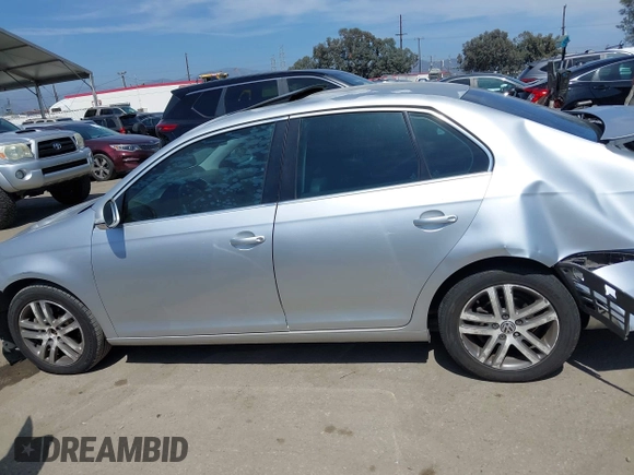 2005 Volkswagen Jetta 2.5 with VIN 3VWSG71K35M628391, listed as a IAAI auction lot 42302550 with 143,565 mi miles and . Bid and sale history available at DreamBid. Image 14.