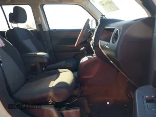 2014 Jeep Patriot Latitude with VIN 1C4NJPFB0ED719270, listed as a IAAI auction lot 40870355 with 207,613 mi miles and . Bid and sale history available at DreamBid. Image 5.