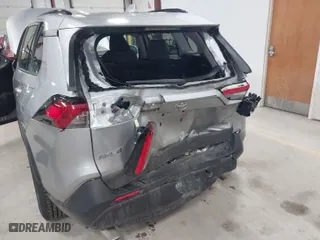 2019 Toyota RAV4 XLE with VIN 2T3P1RFV0KW081275, listed as a IAAI auction lot 41689832 with 72,963 mi miles. Bid and sale history available at carsss.com. Image 6.