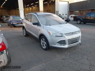 2014 Ford Escape SE with VIN 1FMCU0GX4EUA64221, listed as a IAAI auction lot 41425001 with 1 mi miles. Bid and sale history available at carsss.com. Image 1.