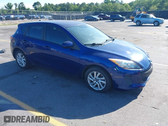 2013 Mazda 3 i Touring z VIN JM1BL1L74D1767414, wystawiony jako IAAI lot #42336893 z przebiegiem 125 000 mil mil oraz . Historia ofert i sprzedaży dostępna na DreamBid. Obrazek 1.
