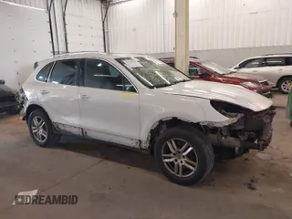 2016 Porsche Cayenne with VIN WP1AA2A26GLA10357, listed as a IAAI auction lot 41370956 with 96,026 mi miles. Bid and sale history available at carsss.com. Image 1.