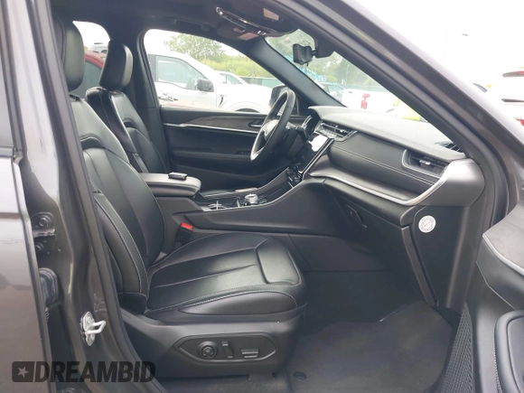 2024 Jeep Grand Cherokee Limited with VIN 1C4RJKBG0R8548766, listed as a IAAI auction lot 42496952 with 30,354 mi miles and . Bid and sale history available at DreamBid. Image 5.