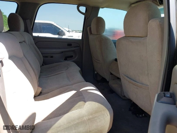2005 Chevrolet Tahoe LS with VIN 1GNEC13VX5R180270, listed as a IAAI auction lot 42004969 with 164,258 mi miles. Bid and sale history available at carsss.com. Image 8.