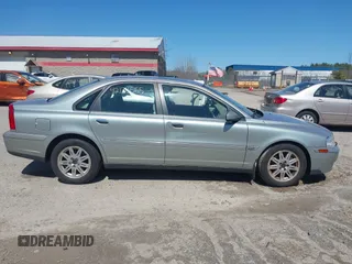 2004 Volvo S80 z VIN YV1TH59HX41360415, wystawiony jako IAAI lot #42133565 z przebiegiem 82 460 mil mil oraz . Historia ofert i sprzedaży dostępna na DreamBid. Obrazek 13.