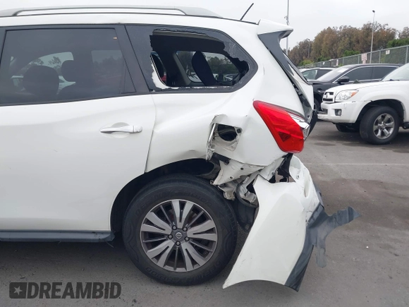 2018 Nissan Pathfinder SV z VIN 5N1DR2MMXJC663829, wystawiony jako IAAI lot #42083443 z przebiegiem 94 027 mil mil oraz . Historia ofert i sprzedaży dostępna na DreamBid. Obrazek 6.