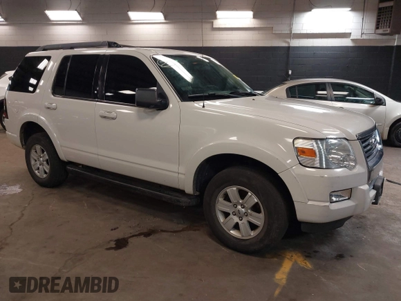 2010 Ford Explorer XLT with VIN 1FMEU6DE8AUA26953, listed as a IAAI auction lot 42169243 with 151,302 mi miles. Bid and sale history available at carsss.com. Image 1.