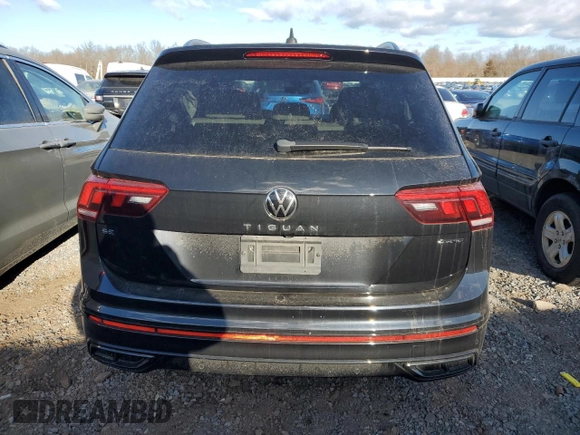 2022 Volkswagen Tiguan SE R-Line Black with VIN 3VV8B7AX0NM005870, listed as a Copart auction lot 88676735 with 40,428 mi miles and Salvage Title. Bid and sale history available at DreamBid. Image 6.