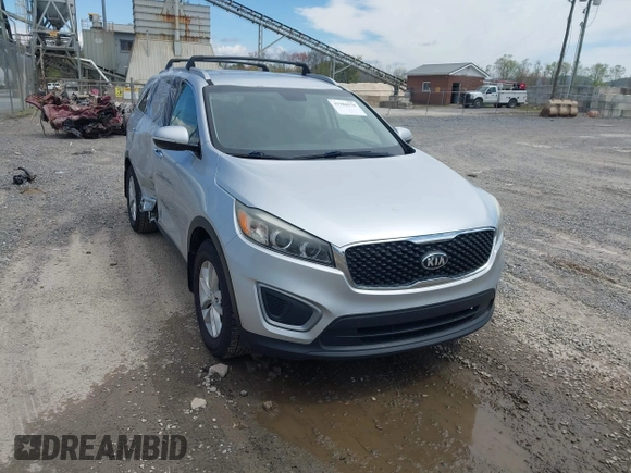2016 Kia Sorento LX with VIN 5XYPG4A35GG048897, listed as a IAAI auction lot 41986578 with 161,157 mi miles. Bid and sale history available at carsss.com. Image 1.