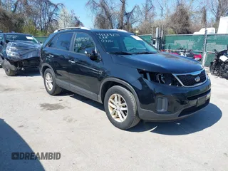 2014 Kia Sorento LX z VIN 5XYKT4A71EG515027, wystawiony jako IAAI lot #41889259 z przebiegiem 114 852 mil mil oraz . Historia ofert i sprzedaży dostępna na DreamBid. Obrazek 1.