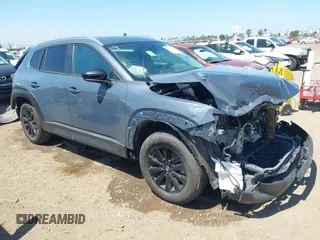 2024 Mazda CX-50 S Preferred z VIN 7MMVABBM7RN165817, wystawiony jako IAAI lot #42313129 z przebiegiem Nie podano mil oraz . Historia ofert i sprzedaży dostępna na DreamBid. Obrazek 1.