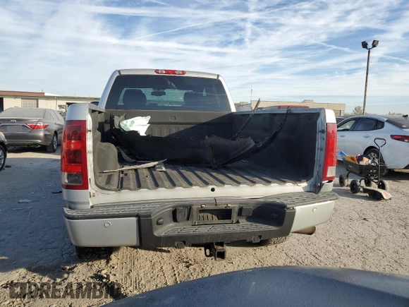 2013 GMC Sierra 1500 SLT z VIN 1GTR2WE71DZ128243, wystawiony jako Copart lot #77324384 z przebiegiem 214 962 mil mil oraz Nie do naprawy • Non repairable. Historia ofert i sprzedaży dostępna na DreamBid. Obrazek 6.
