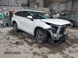 2022 Toyota Highlander XLE with VIN 5TDGZRBH1NS205858, listed as a IAAI auction lot 42318645 with Not provided miles and . Bid and sale history available at DreamBid. Image 1.