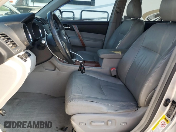 2010 Toyota Highlander Limited with VIN 5TDYK3EH5AS010499, listed as a Copart auction lot 61663135 with 280,932 mi miles and Salvage title. Bid and sale history available at DreamBid. Image 7.