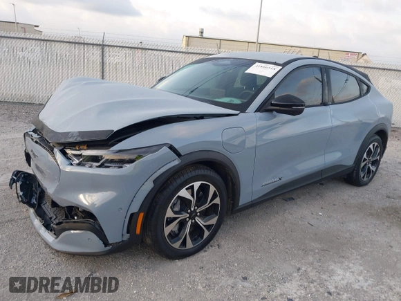 2024 Ford Mustang Mach-E Select with VIN 3FMTK1SU7RMA27098, listed as a IAAI auction lot 41866518 with 6,513 mi miles and . Bid and sale history available at DreamBid. Image 2.