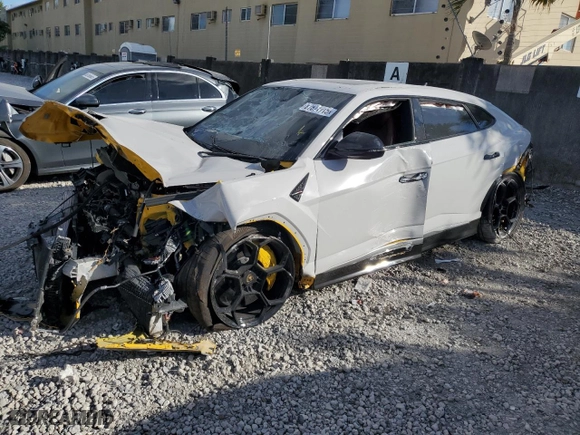 2021 Lamborghini Urus with VIN ZPBUA1ZL3MLA15560, listed as a Copart auction lot 87871715 with 30,693 mi miles and Non Repairable. Bid and sale history available at carsss.com. Image 1.