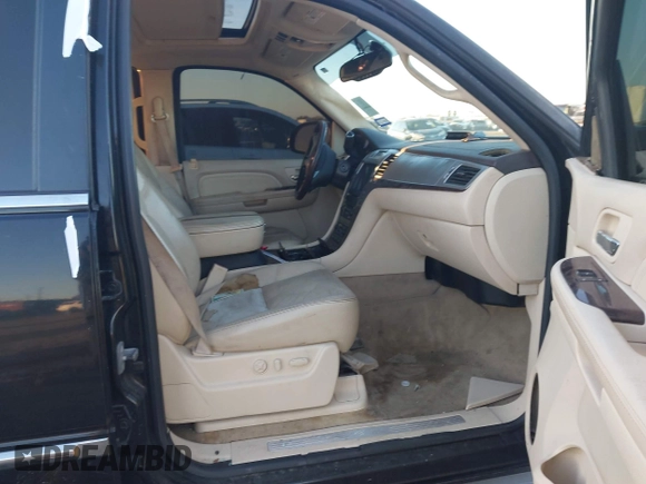 2007 Cadillac Escalade z VIN 1GYFK63847R288677, wystawiony jako IAAI lot #41296095 z przebiegiem 216 413 mil mil oraz . Historia ofert i sprzedaży dostępna na DreamBid. Obrazek 5.