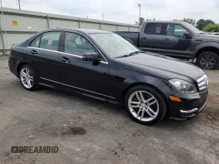 2013 Mercedes-Benz C 300 Sport z VIN WDDGF8AB2DG104911, wystawiony jako Copart lot #60088735 z przebiegiem 126 847 mil mil oraz Czysty tytuł • Clean title. Historia ofert i sprzedaży dostępna na DreamBid. Obrazek 4.