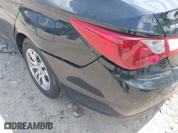 2013 Hyundai Sonata GLS with VIN 5NPEB4AC1DH555211, listed as a IAAI auction lot 42190097 with 181,000 mi miles and . Bid and sale history available at carsss.com. Image 13.