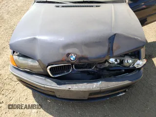 2001 BMW 3 Series 325i with VIN WBAAN37471ND45451, listed as a Copart auction lot 68648884 with 156,589 mi miles and Salvage Title. Bid and sale history available at carsss.com. Image 13.