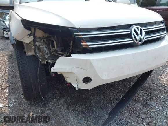 2014 Volkswagen Tiguan SEL with VIN WVGAV3AX7EW022239, listed as a IAAI auction lot 42381670 with 180,729 mi miles and . Bid and sale history available at DreamBid. Image 20.