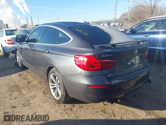 2018 BMW 3 Series 330i xDrive with VIN WBA8Z9C58JG827772, listed as a IAAI auction lot 41542464 with 56,386 mi miles. Bid and sale history available at carsss.com. Image 3.
