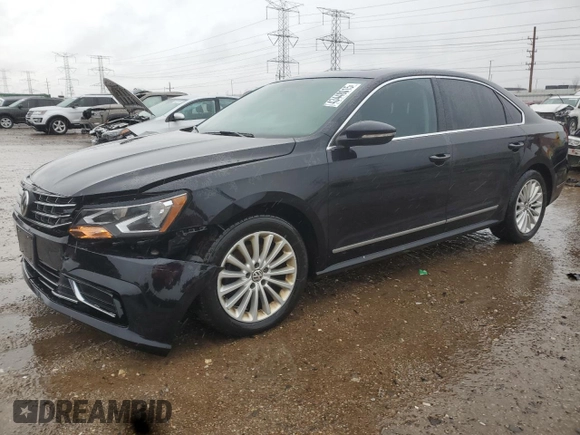 2017 Volkswagen Passat SE z VIN 1VWBT7A35HC005459, wystawiony jako Copart lot #43448015 z przebiegiem 141 540 mil mil oraz Szkoda całkowita • Salvage title. Historia ofert i sprzedaży dostępna na DreamBid. Obrazek 1.
