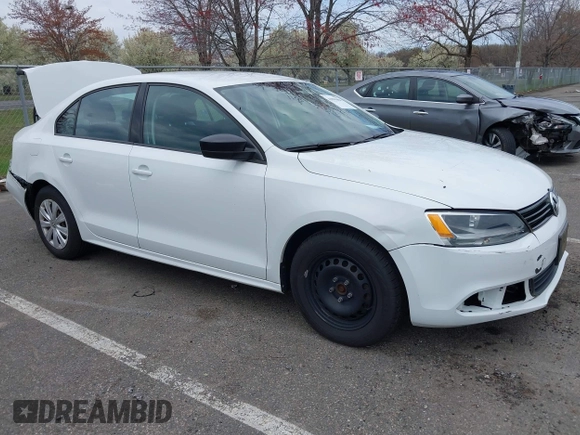 2014 Volkswagen Jetta Sedan S with VIN 3VW2K7AJ5EM329328, listed as a IAAI auction lot 41995084 with 72,409 mi miles. Bid and sale history available at carsss.com. Image 1.