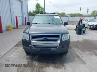 2006 Ford Explorer XLT z VIN 1FMEU73E86UA50085, wystawiony jako IAAI lot #42193785 z przebiegiem 211 343 mil mil oraz . Historia ofert i sprzedaży dostępna na DreamBid. Obrazek 12.