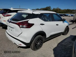 2022 Nissan Kicks S z VIN 3N1CP5BV1NL490430, wystawiony jako Copart lot #58872945 z przebiegiem Nie podano mil oraz Nie do naprawy • Non repairable. Historia ofert i sprzedaży dostępna na DreamBid. Obrazek 3.