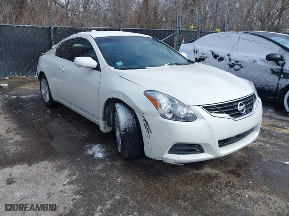 2013 Nissan Altima 2.5 S with VIN 1N4AL2EP1DC199566, listed as a IAAI auction lot 41711641 with 129,960 mi miles. Bid and sale history available at carsss.com. Image 1.