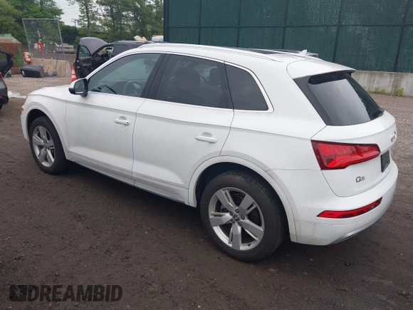 2018 Audi Q5 Premium Plus z VIN WA1BNAFY6J2214696, wystawiony jako IAAI lot #42350132 z przebiegiem 54 550 mil mil oraz . Historia ofert i sprzedaży dostępna na DreamBid. Obrazek 3.